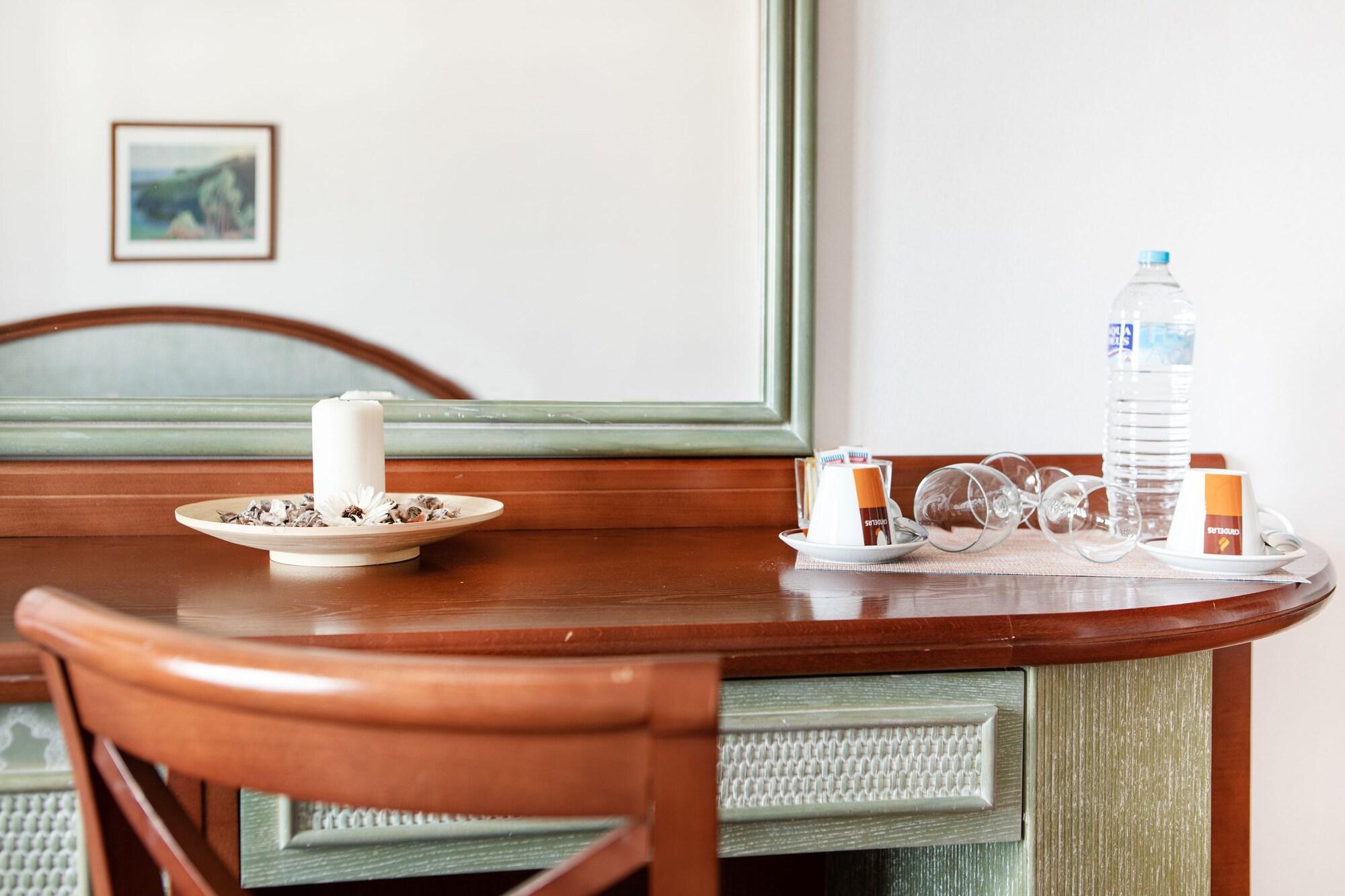 ヤイサ ホテリオ エル カンポ Bed & Breakfast エクステリア 写真